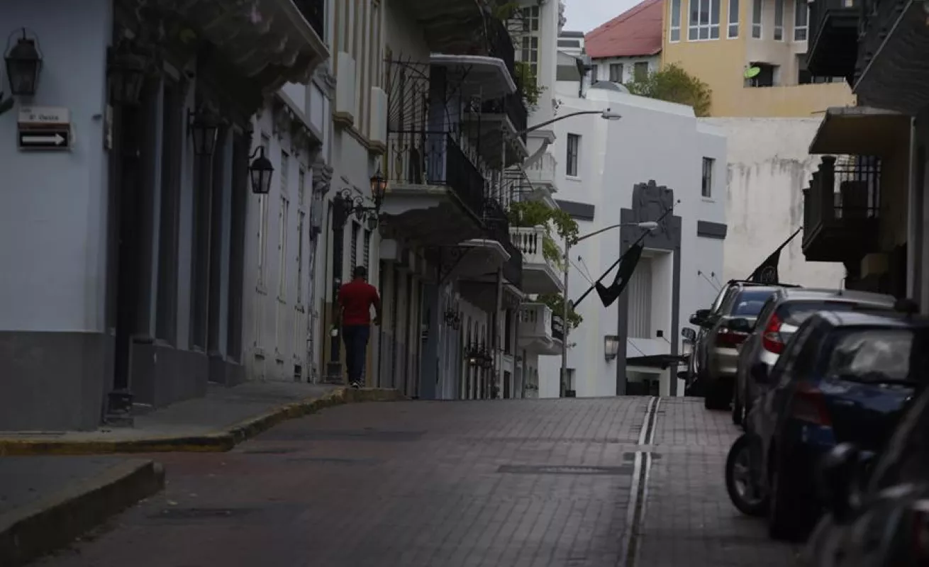 Ciudad de Panamá amanece completamente vacía y con un estricto control 