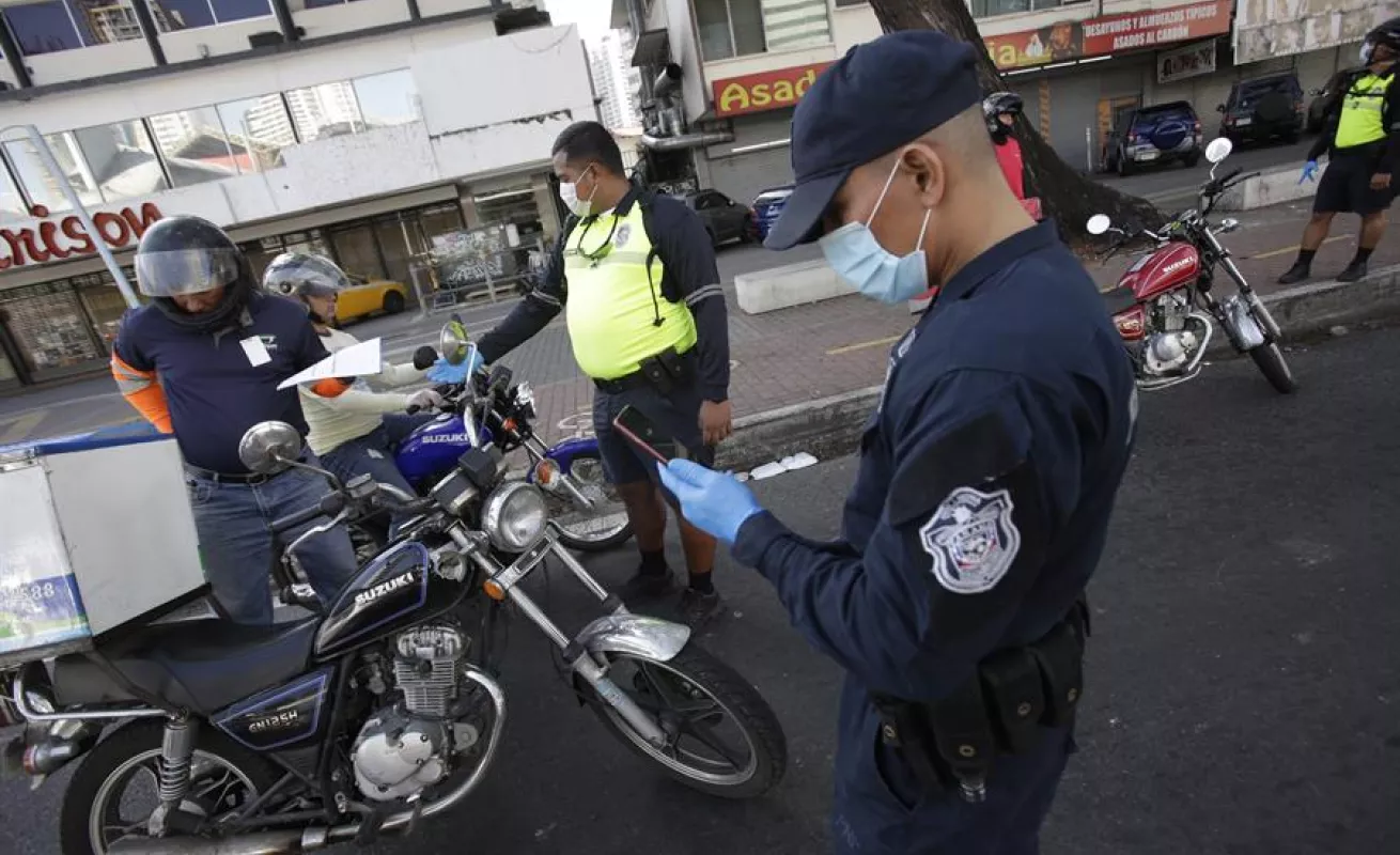 Ciudad de Panamá amanece completamente vacía y con un estricto control 