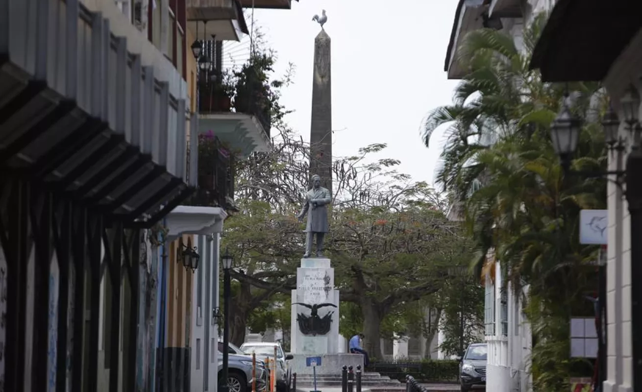 Ciudad de Panamá amanece completamente vacía y con un estricto control 