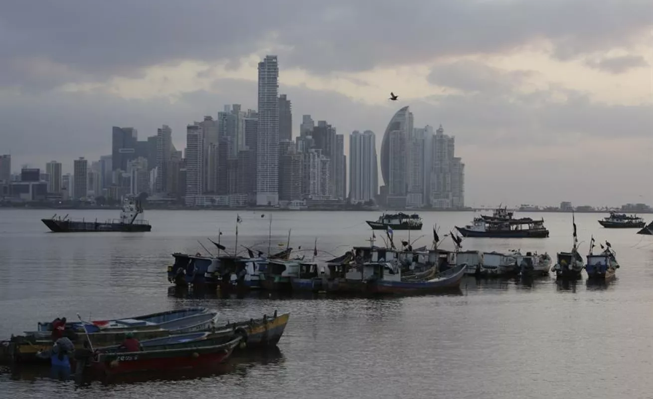 Panameños guardados en primer día de encierro por coronavirus (Fotos)