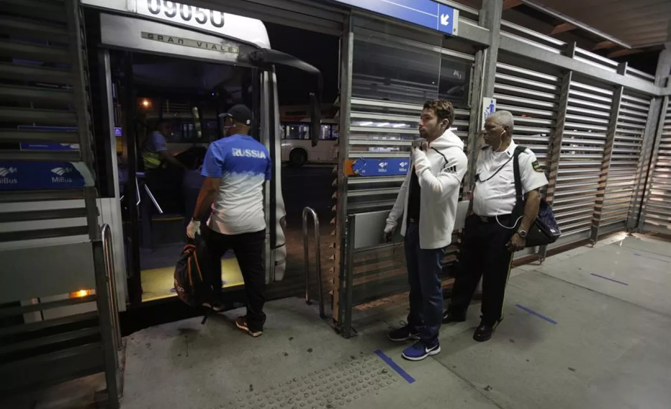 Panameños guardados en primer día de encierro por coronavirus (Fotos)