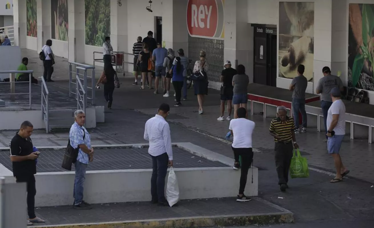 Ciudad de Panamá amanece completamente vacía y con un estricto control 