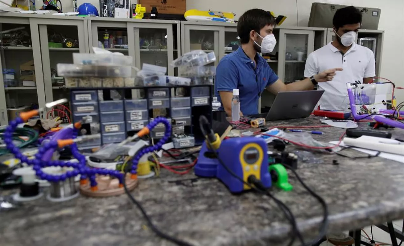 Universidad Tecnológica fabricará 100 humidificadores para el Minsa (Fotos)