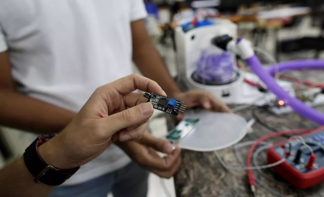 Universidad Tecnológica fabricará 100 humidificadores para el Minsa (Fotos)