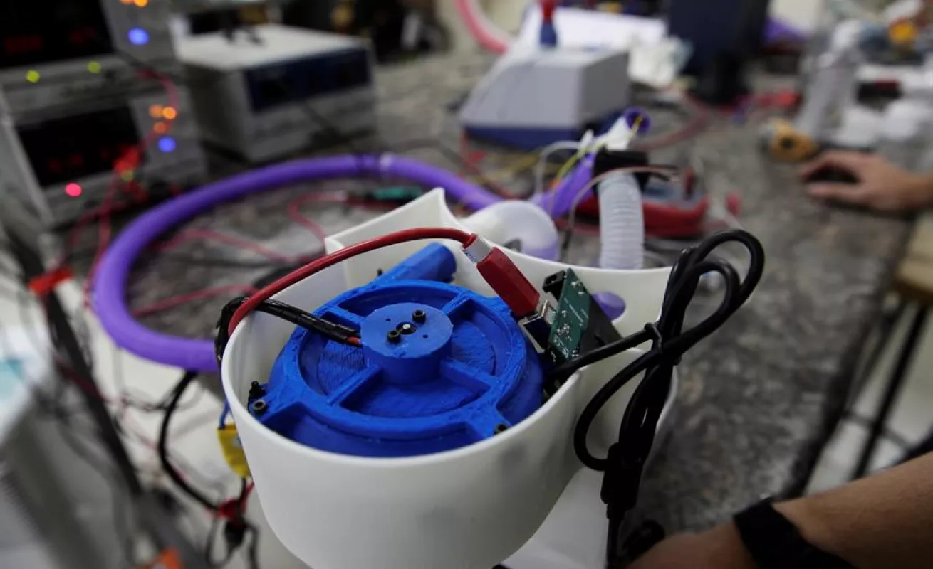 Universidad Tecnológica fabricará 100 humidificadores para el Minsa (Fotos)