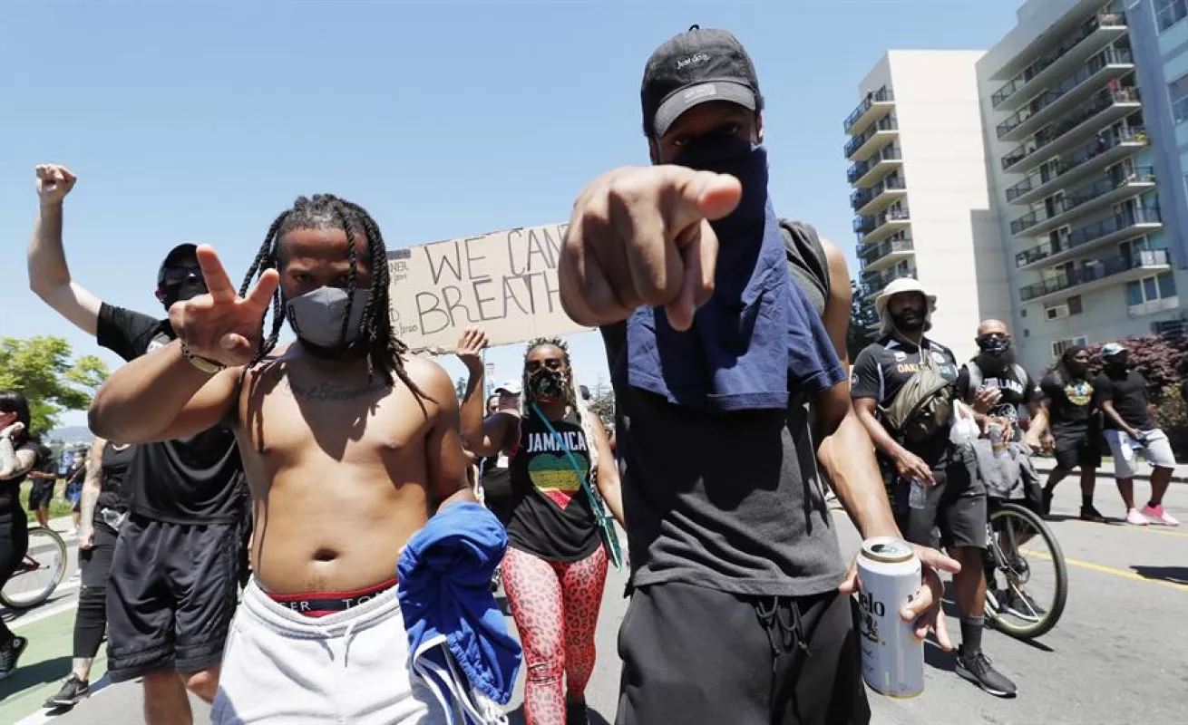 Protesta en California tras la muerte de George Floyd en Minneapolis