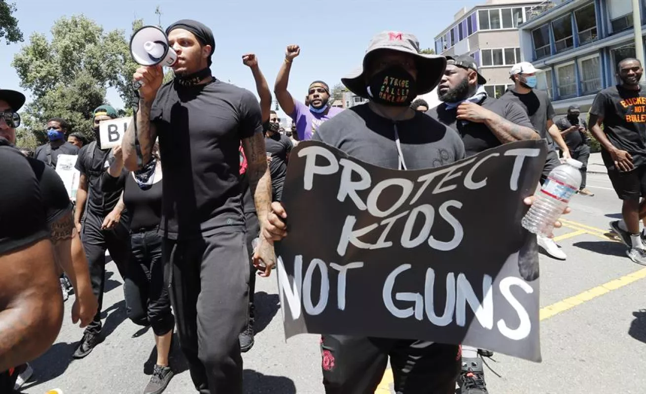 Protesta en California tras la muerte de George Floyd en Minneapolis