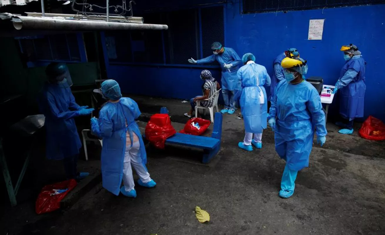  Panamá lucha contra rebrote: busca casa por casa contagios de COVID-19