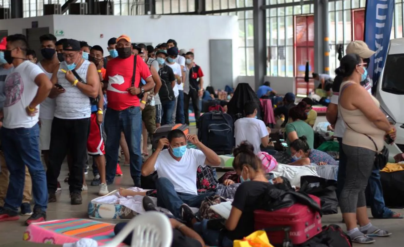  Salen de Panamá los primeros cien nicaragüenses tras autorización de Managua