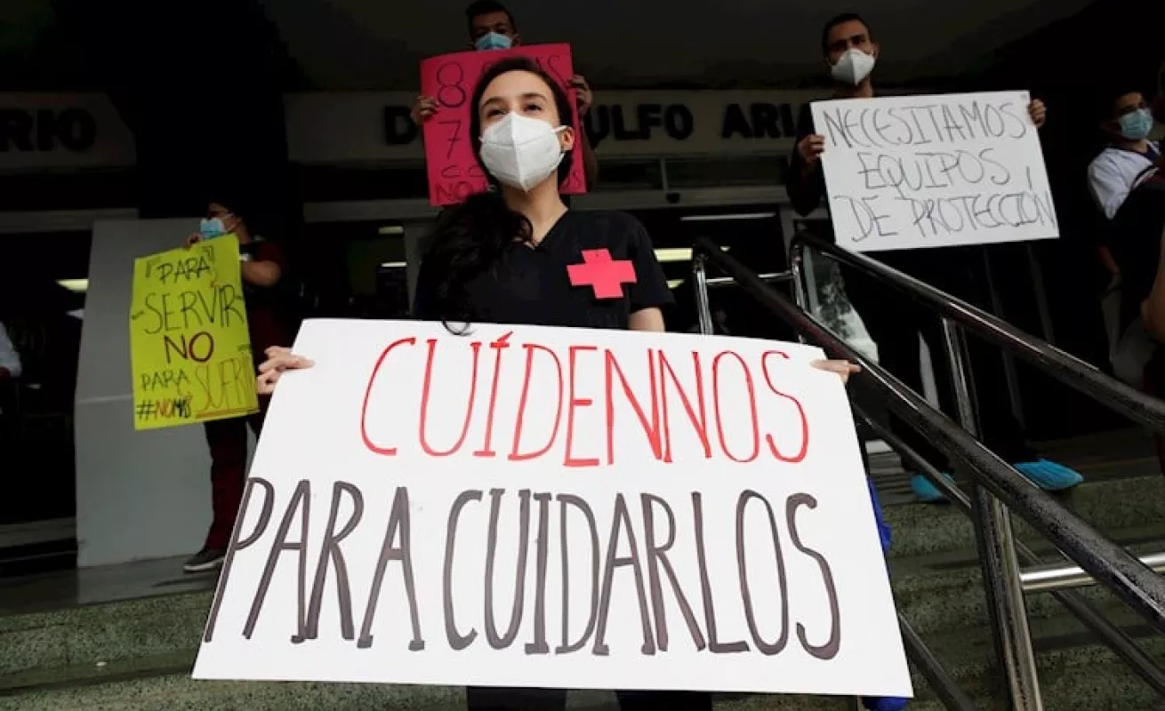 Médicos se solidarizan con colegas 