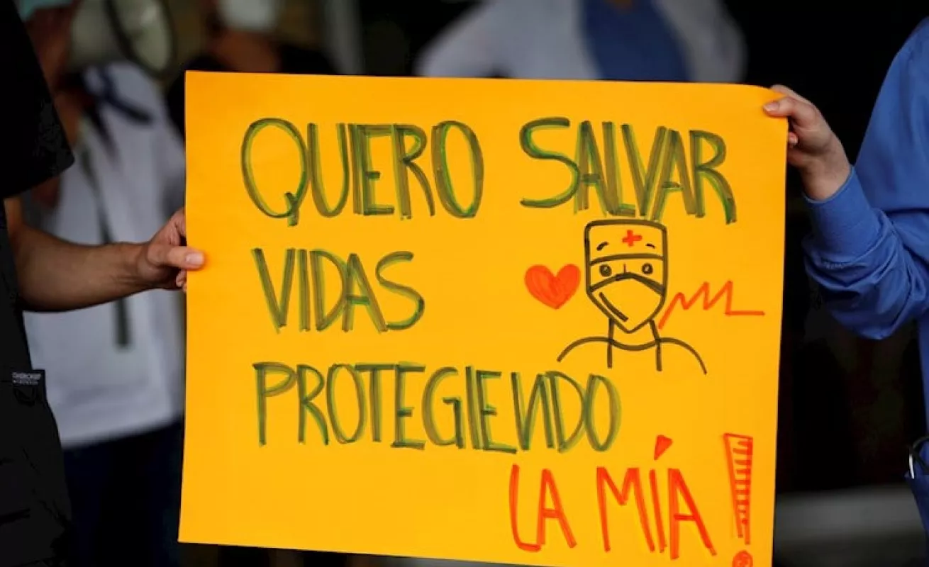 Médicos se solidarizan con colegas 