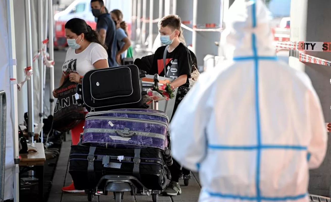  Pruebas obligatorias de coronavirus para viajeros procedentes de países en riesgo