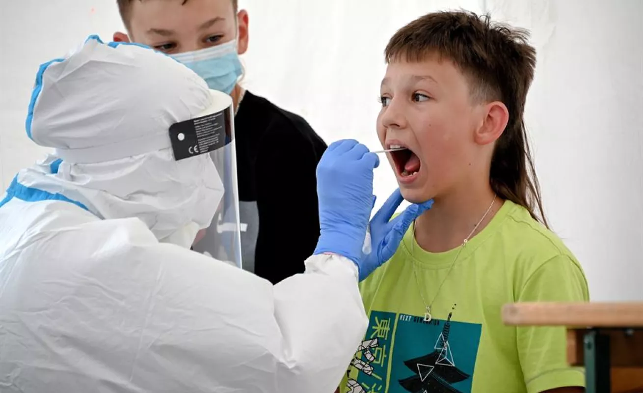  Pruebas obligatorias de coronavirus para viajeros procedentes de países en riesgo