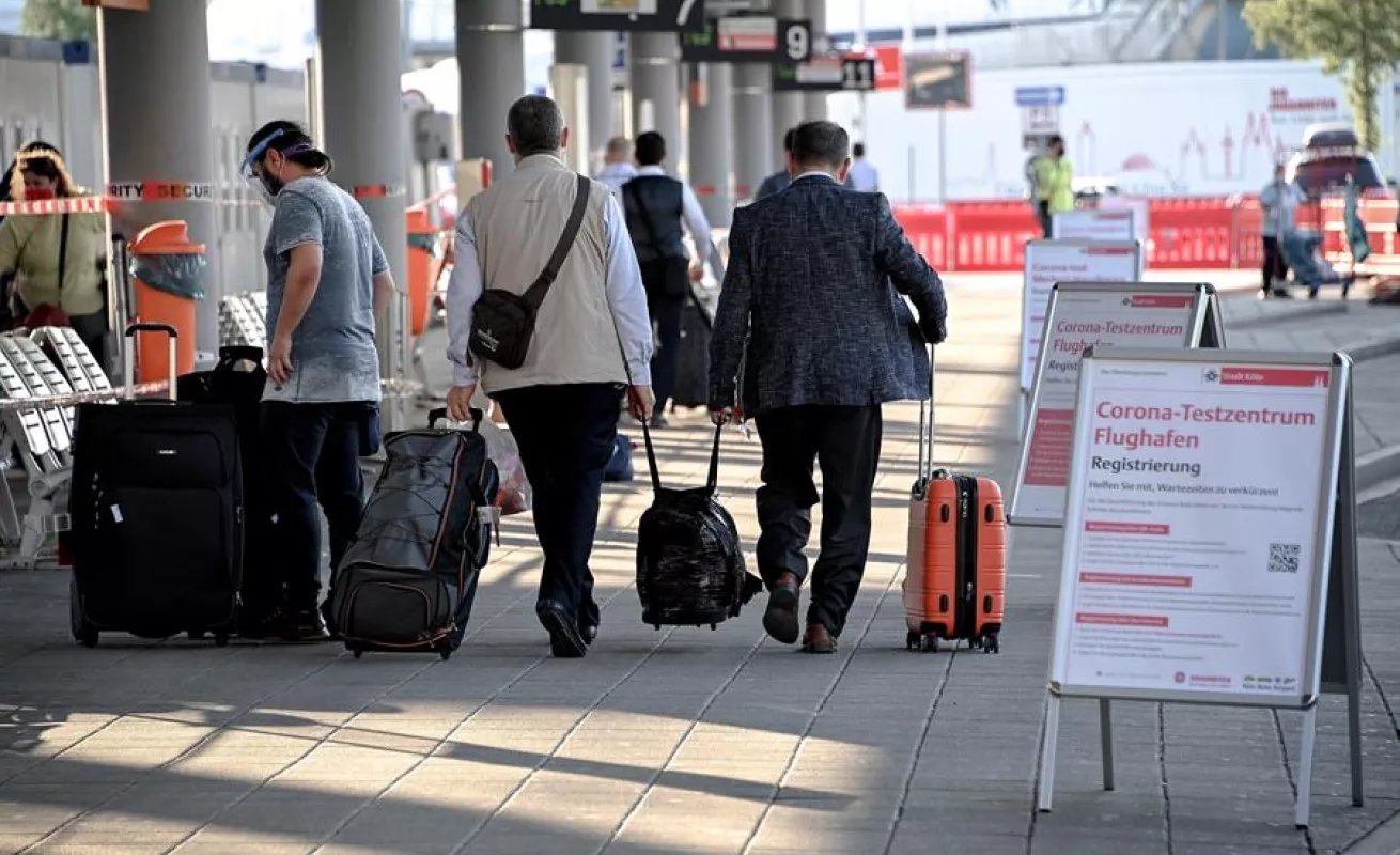  Pruebas obligatorias de coronavirus para viajeros procedentes de países en riesgo