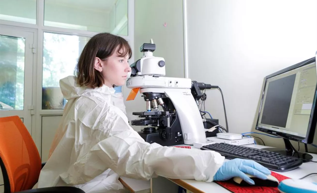 Hechemos vistazo al centro de epidemiología y microbiología ruso en donde se produce la vacuna Sputnik V