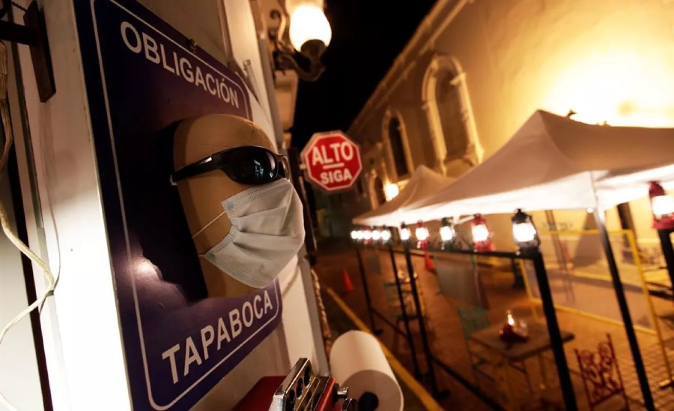 ¡Abierto! Buen provecho en el restaurante