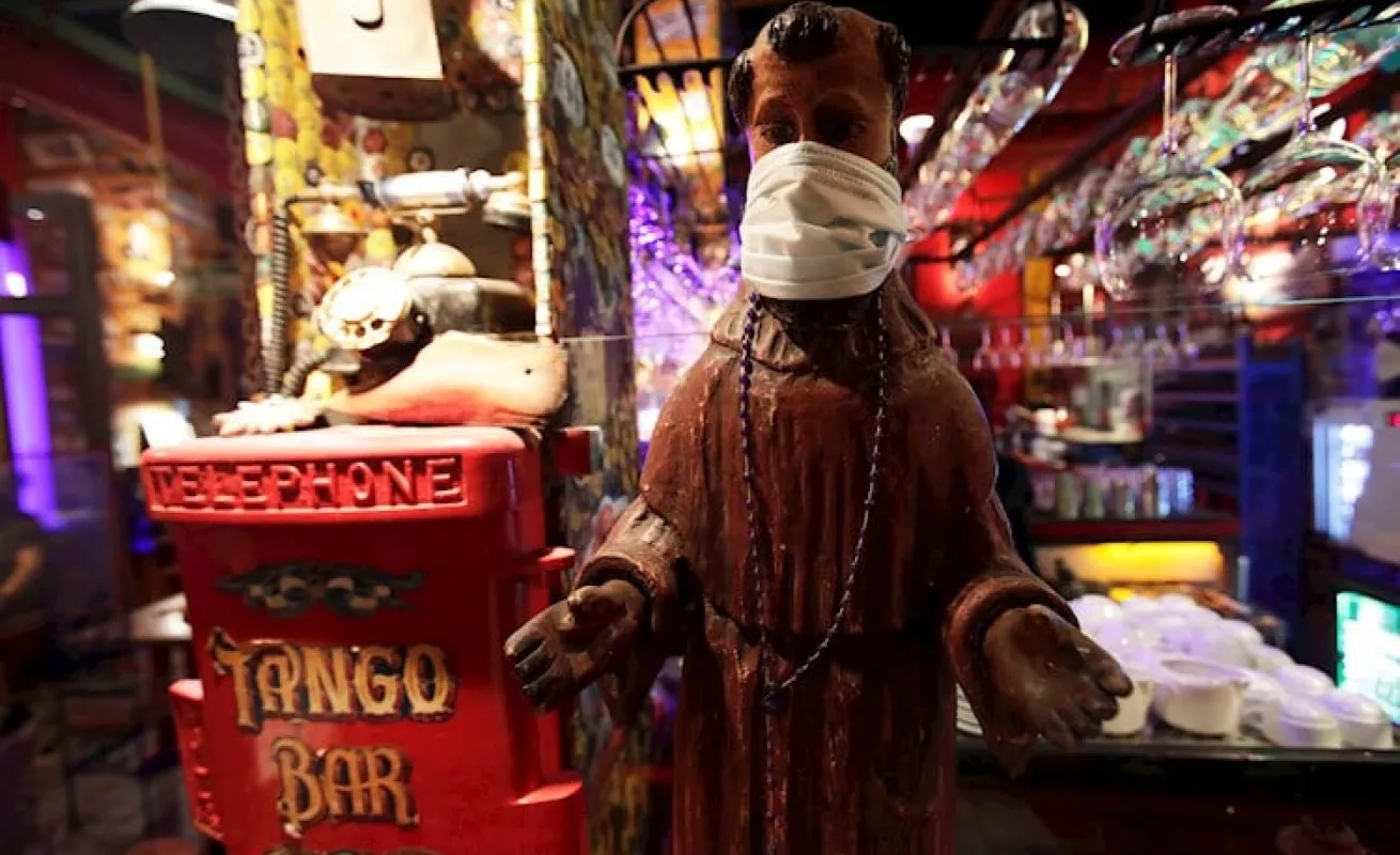 ¡Abierto! Buen provecho en el restaurante