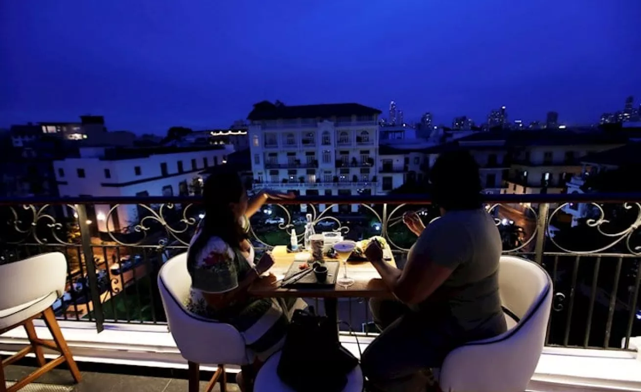 ¡Abierto! Buen provecho en el restaurante