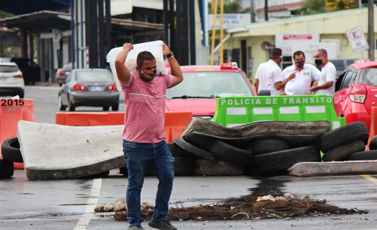 Costa Rica suma nueve días de protestas contra posible acuerdo con el FMI (Fotos)