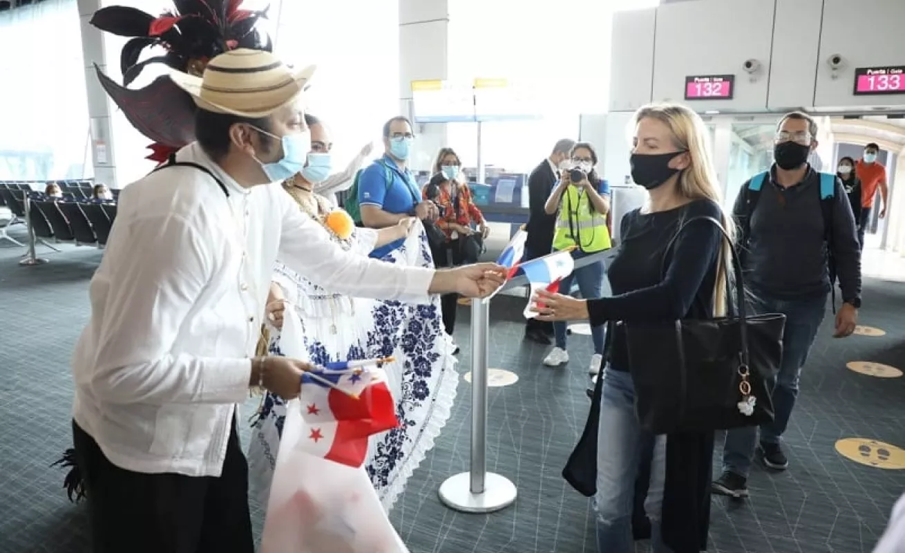 Panamá abre sus fronteras aéreas (Fotos)