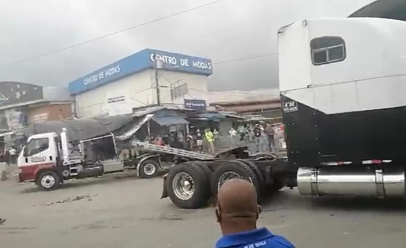 Se caldean los ánimos en Paso Canoas por protestas de ticos (Fotos)
