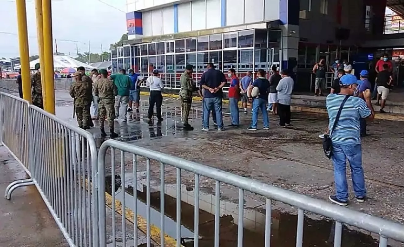 Se caldean los ánimos en Paso Canoas por protestas de ticos (Fotos)
