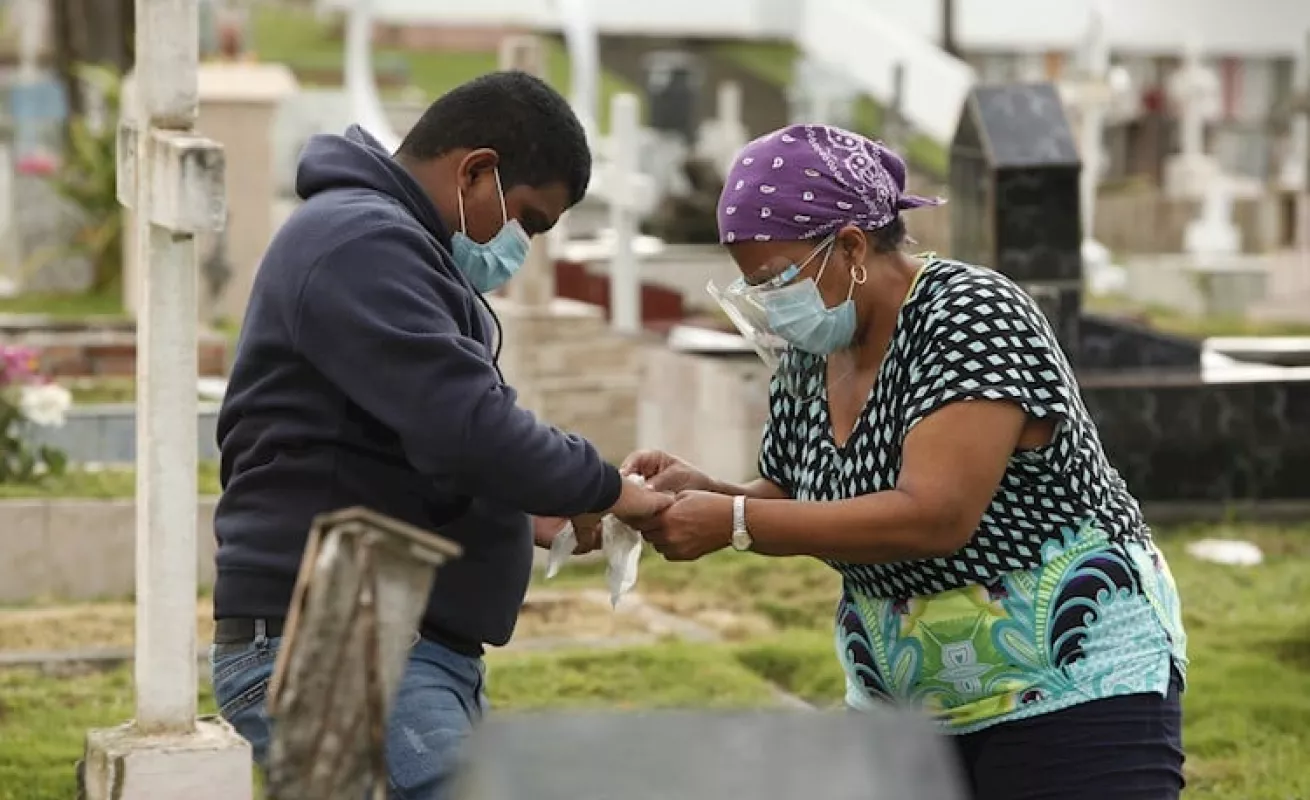 Un día de difuntos entre restricciones y poco público