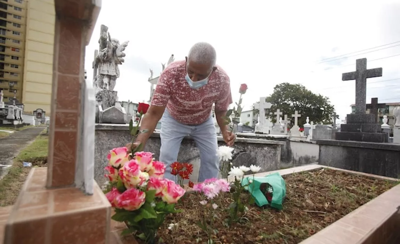 Un día de difuntos entre restricciones y poco público