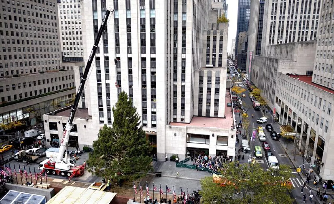 Arbol de Navidad llega al Rockefeller Center