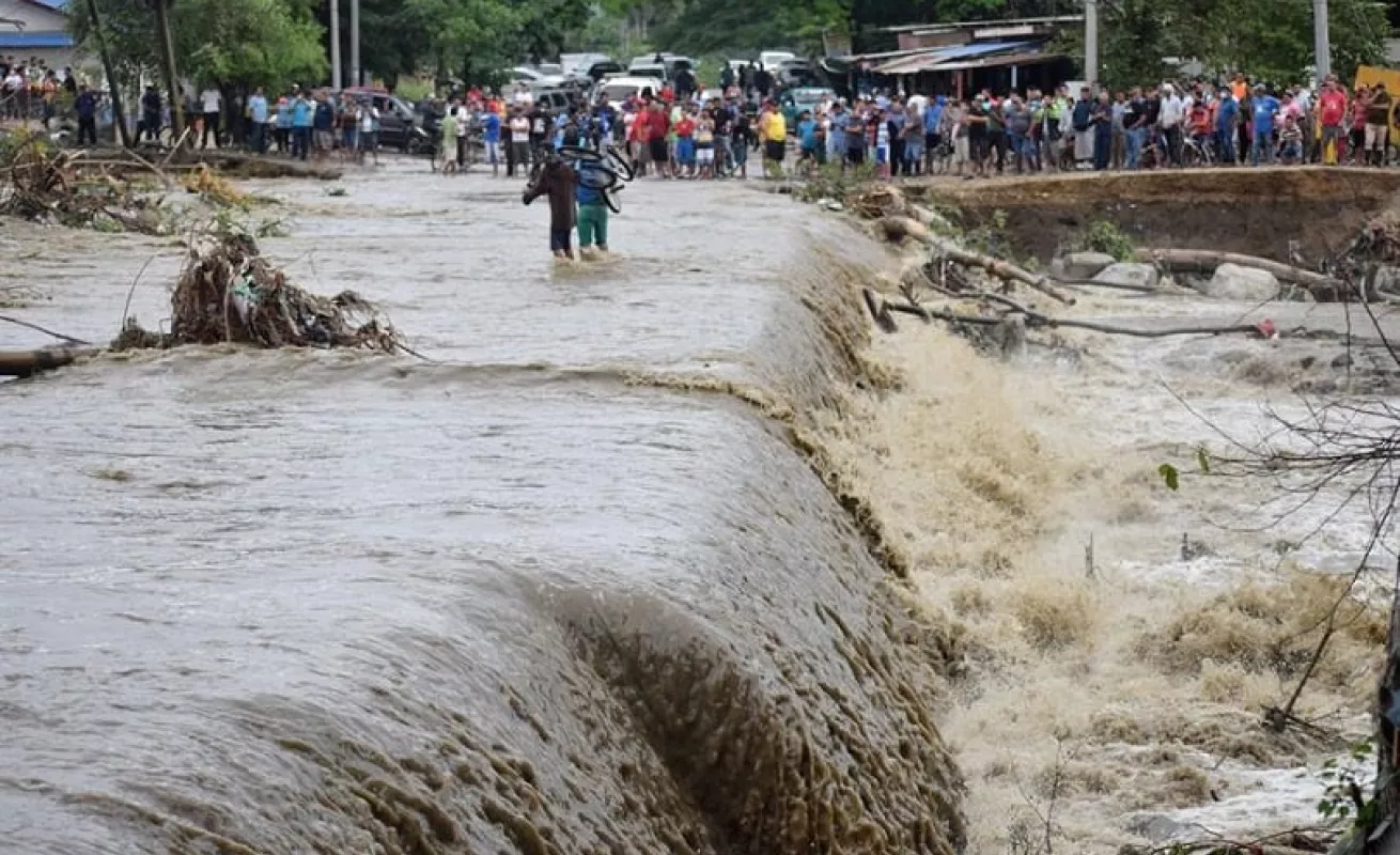Iota deja al menos 26 muertos y devastación en Centroamérica y el Caribe (Fotos)