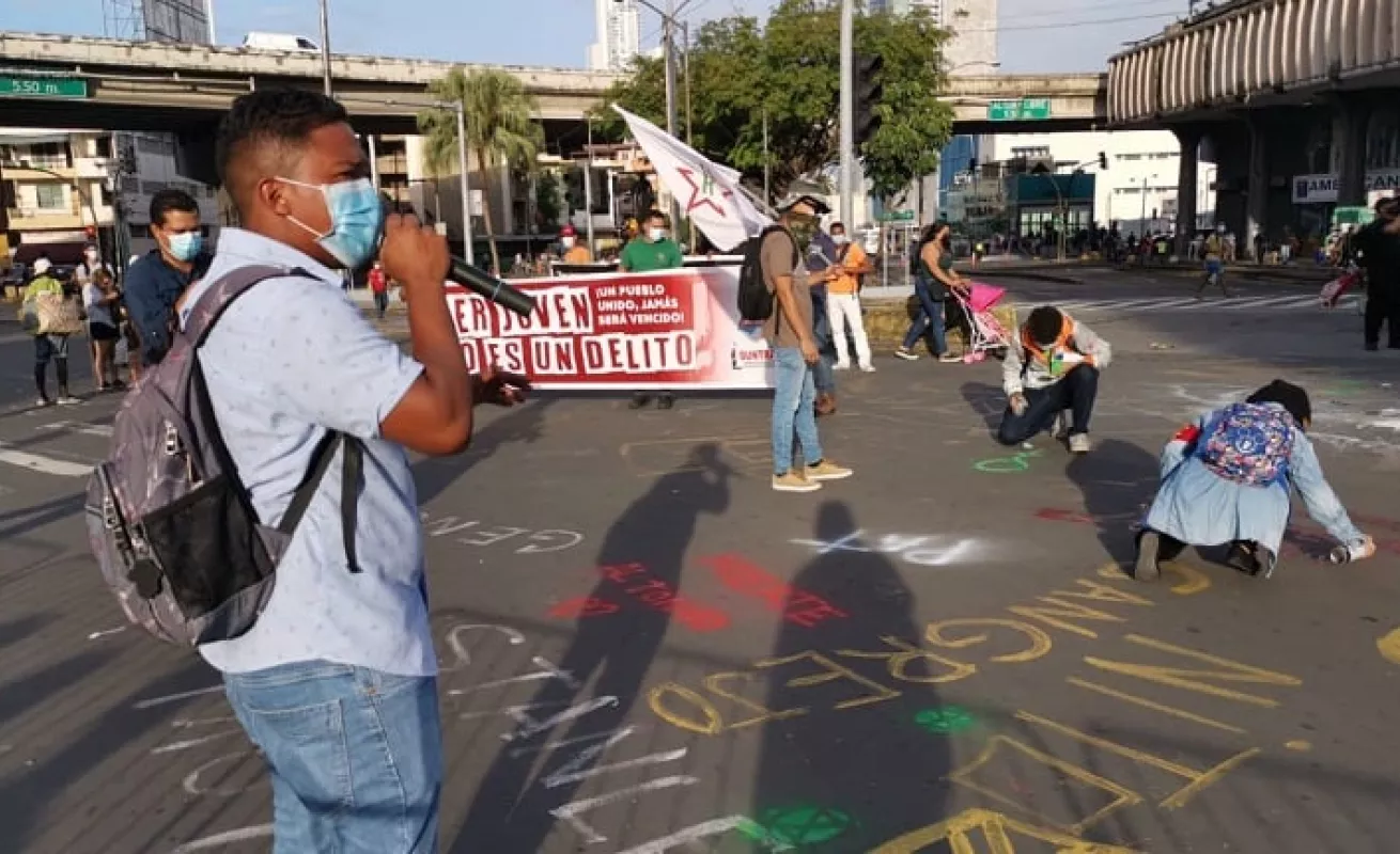 Jóvenes se manifiestan en contra del Decreto Ejecutivo 830 (Fotos)