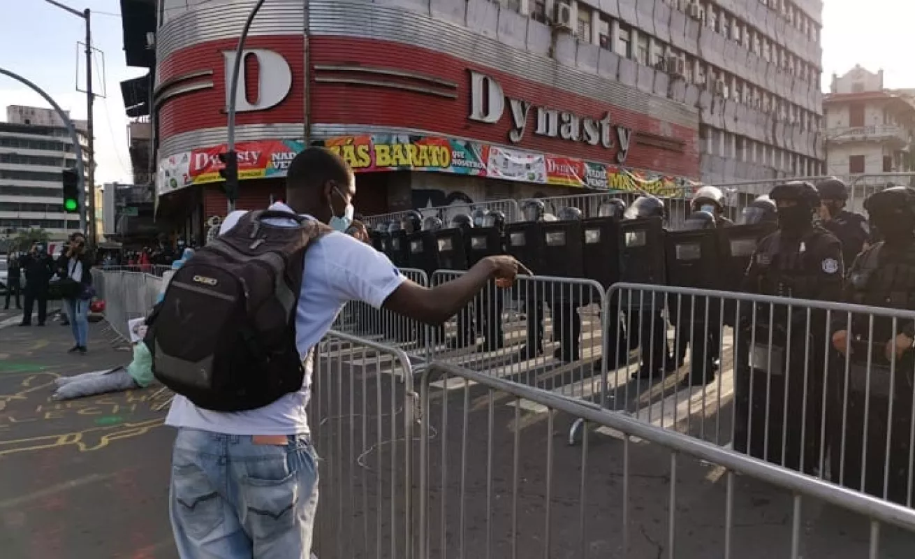 Jóvenes se manifiestan en contra del Decreto Ejecutivo 830 (Fotos)