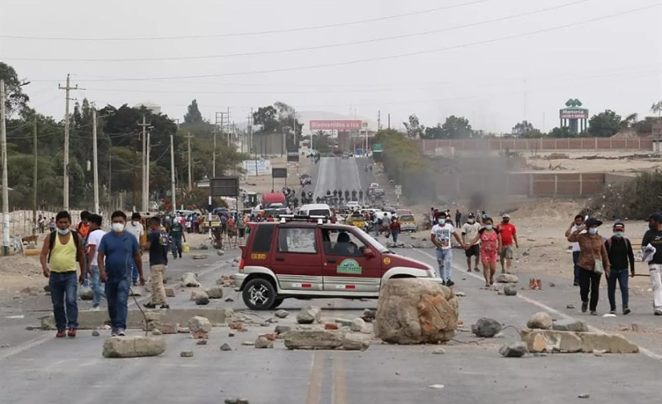  Trabajadores agroindustriales de Perú protestan ante rechazo aprobación de la nueva ley agraria (Fotos)