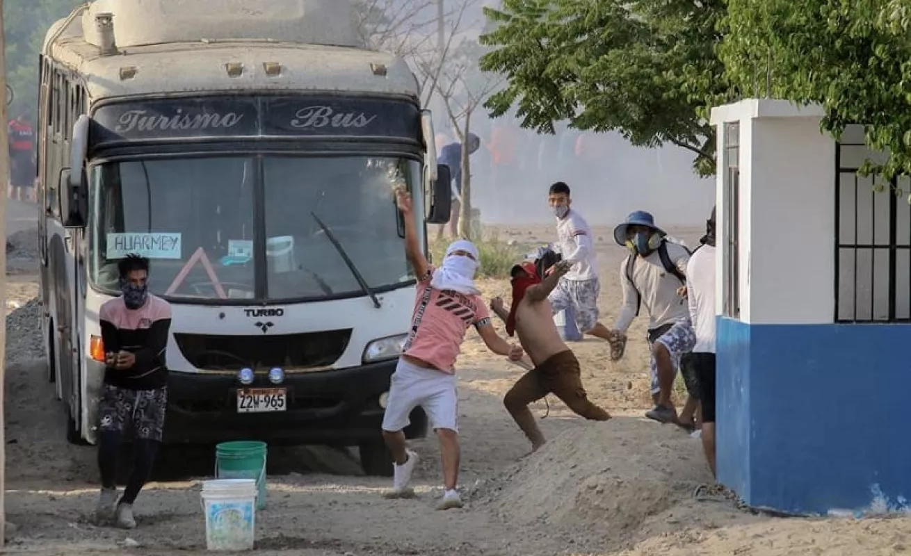  Trabajadores agroindustriales de Perú protestan ante rechazo aprobación de la nueva ley agraria (Fotos)