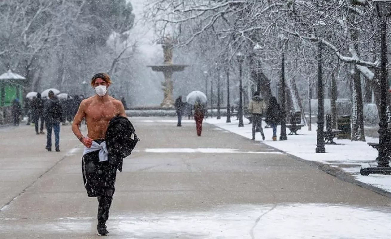 Temporal de nieve activa las alertas en España y afecta al transporte (Fotos)