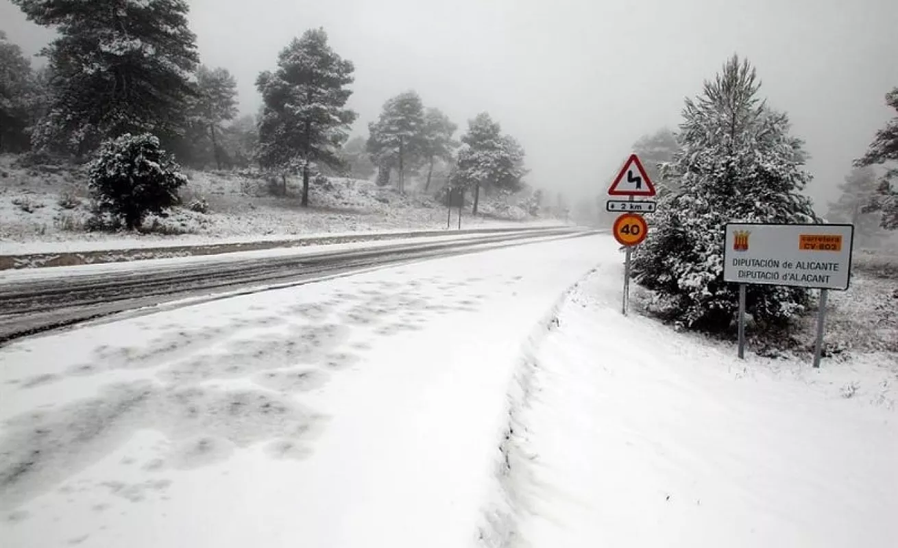 Temporal de nieve activa las alertas en España y afecta al transporte (Fotos)
