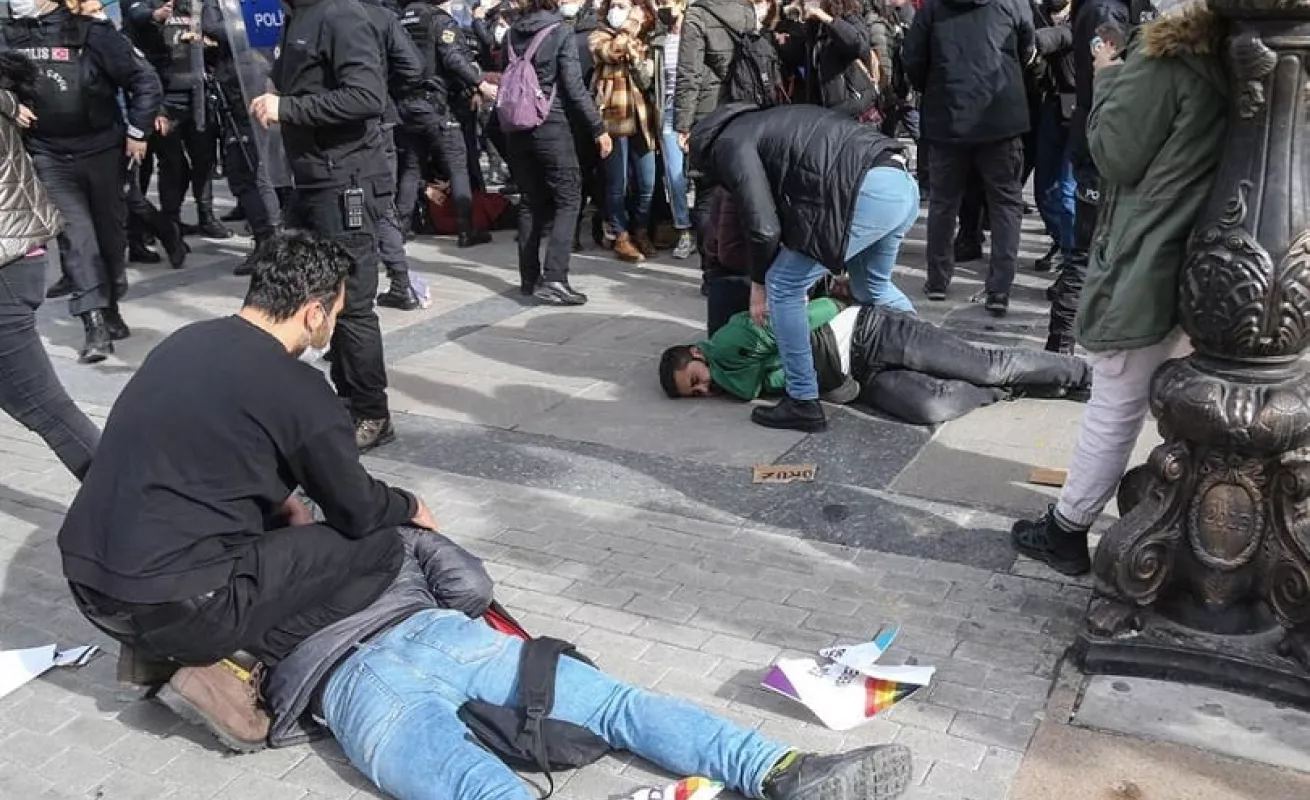 Policía turca dispersa una protesta contra la detención de estudiantes (Fotos)