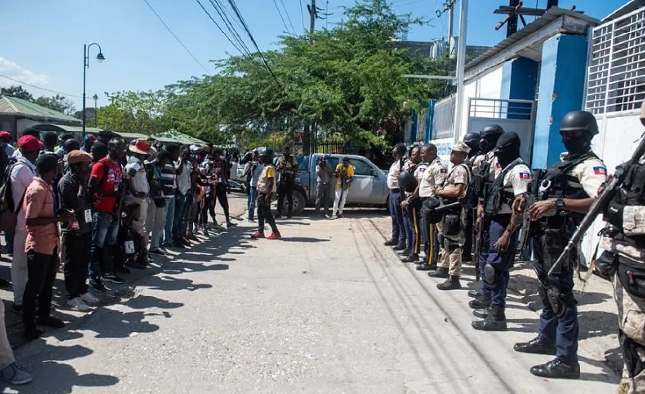 R.Dominicana vigila la frontera con aviones de combate por la crisis en Haití (Fotos)
