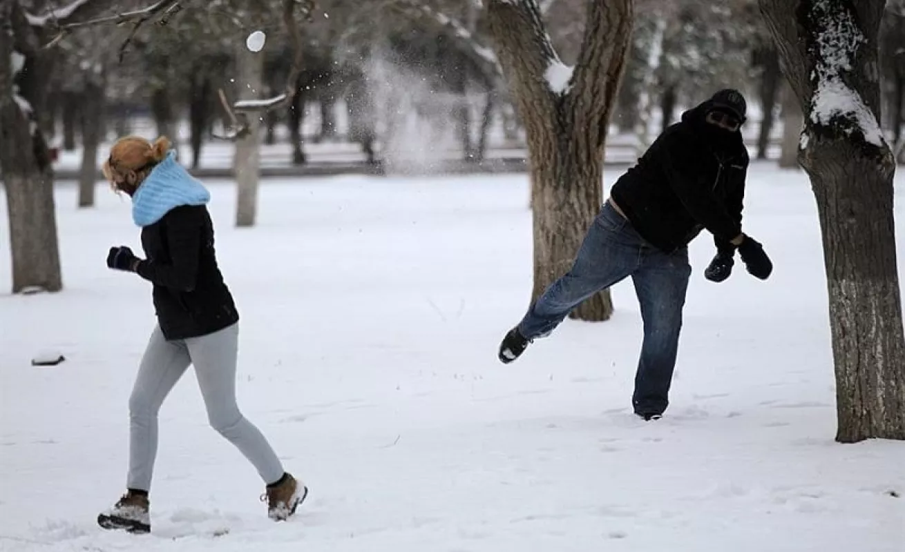 Frente frío ocasiona nevada en norte de México; hay varios muertos y miles de afectados por apagones (Fotos)