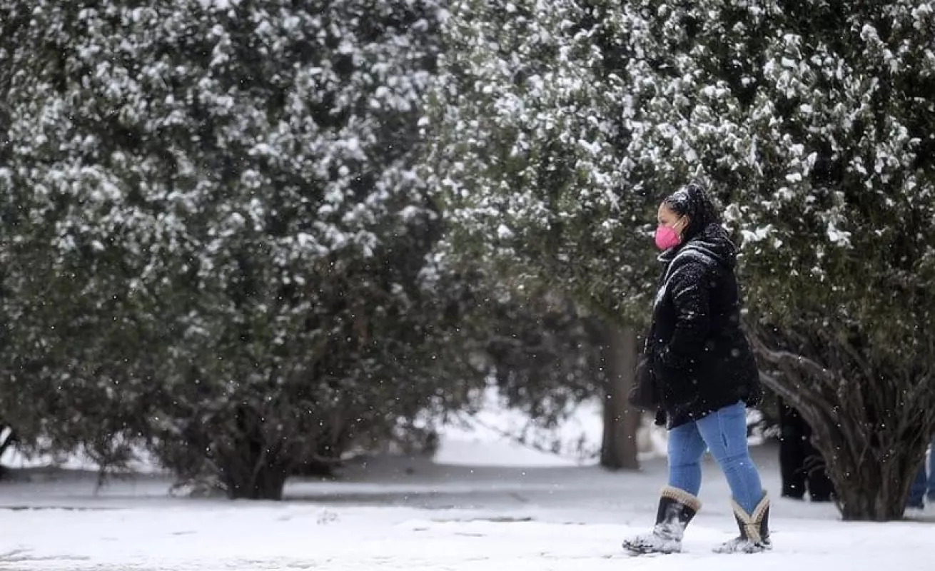 Frente frío ocasiona nevada en norte de México; hay varios muertos y miles de afectados por apagones (Fotos)