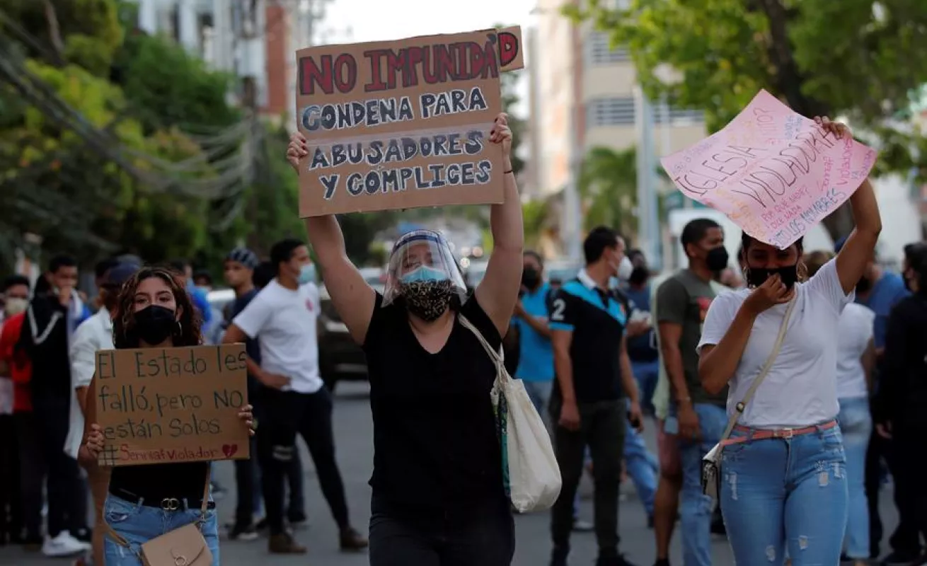 Cabreados por abusos y maltrato a niños 