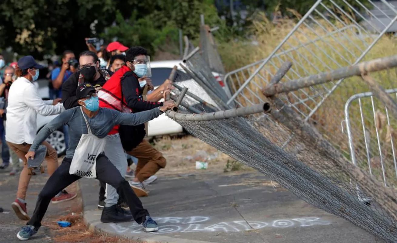 Cabreados por abusos y maltrato a niños 