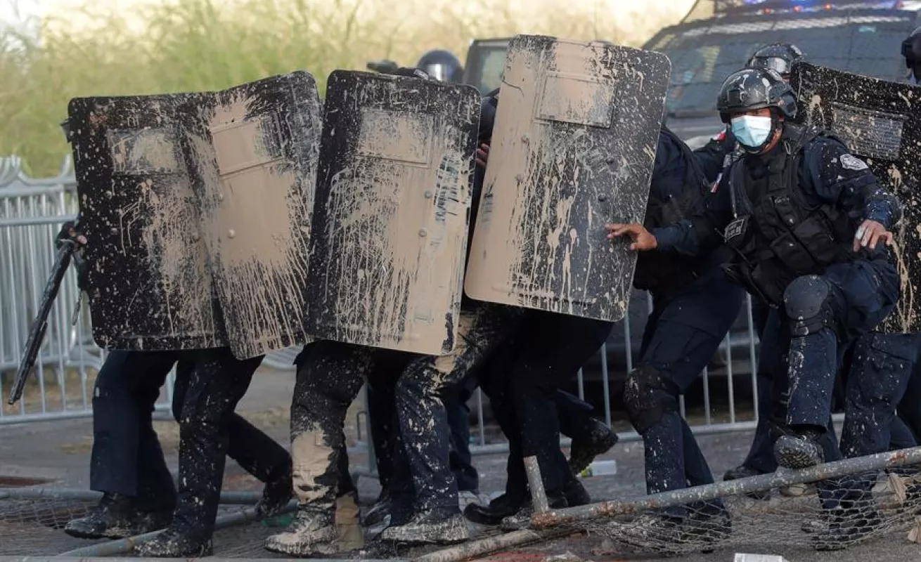 Cabreados por abusos y maltrato a niños 