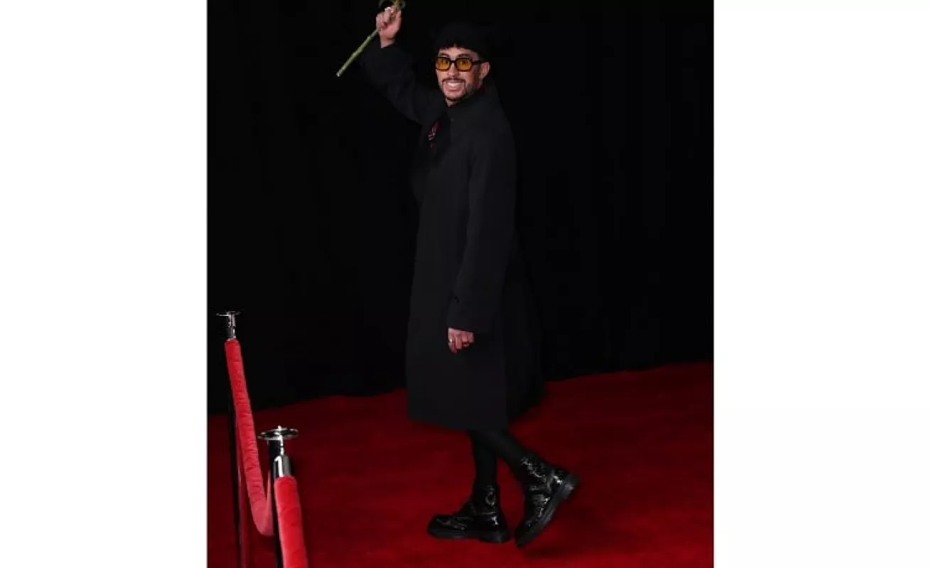 La alfombra roja de los Grammy Awards 2021 con lujo y muchos colores