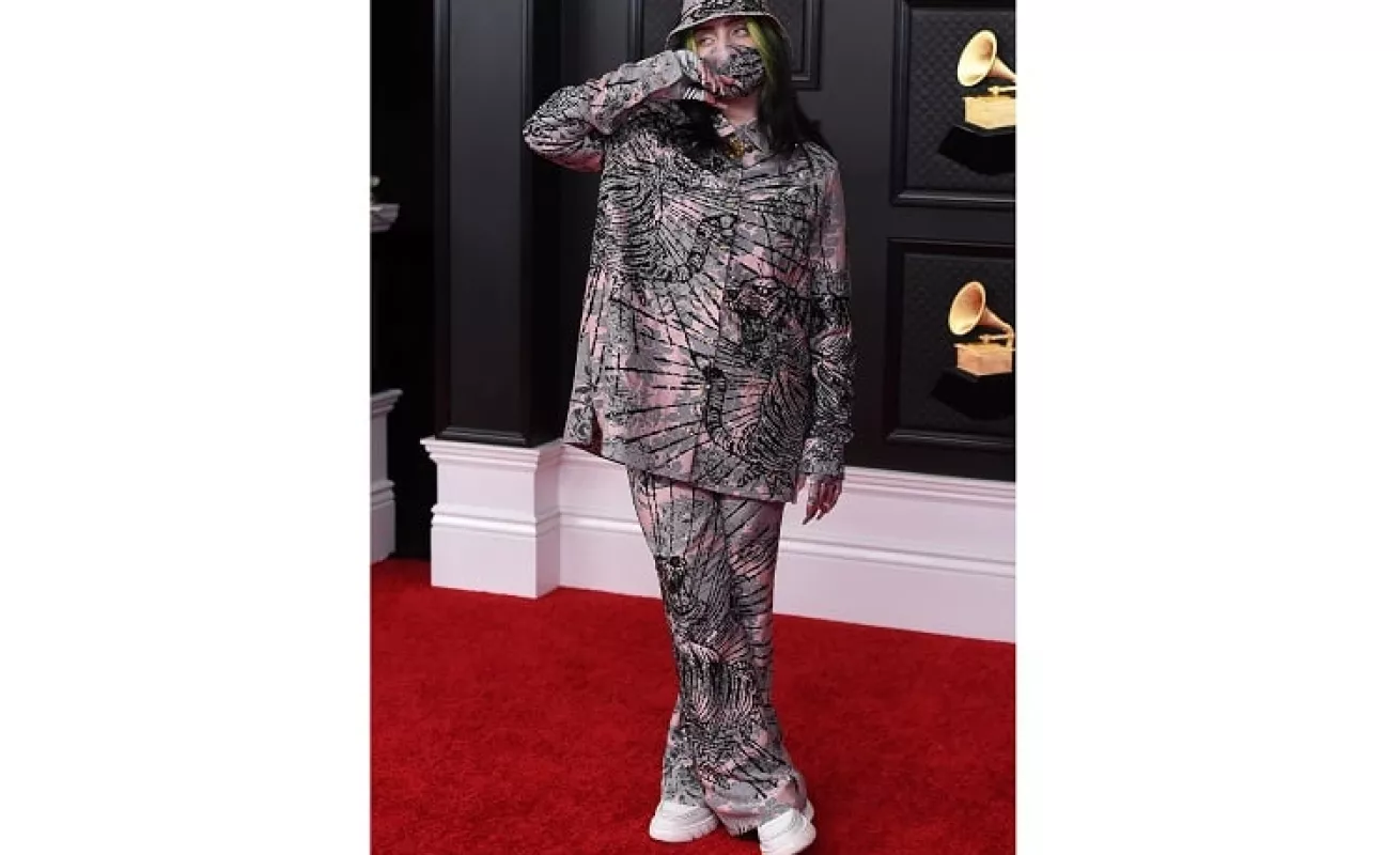 La alfombra roja de los Grammy Awards 2021 con lujo y muchos colores