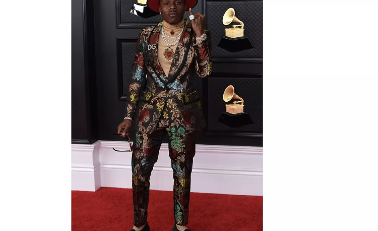 La alfombra roja de los Grammy Awards 2021 con lujo y muchos colores