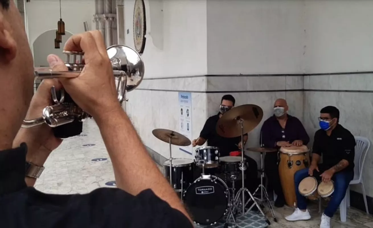 Al son de la trompeta y la buena música despiden al trompetista Vitín Paz