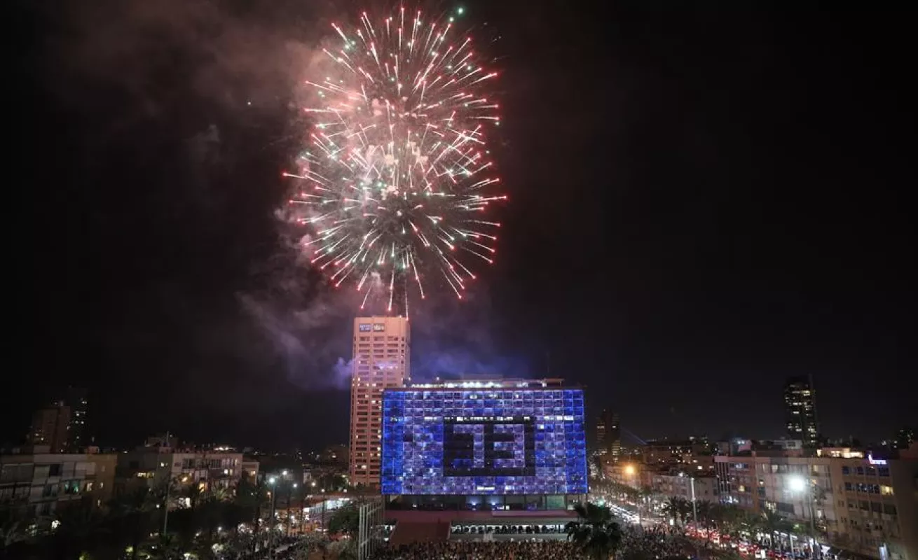 El mundo entre protestas, celebraciones y recuerdos tristes