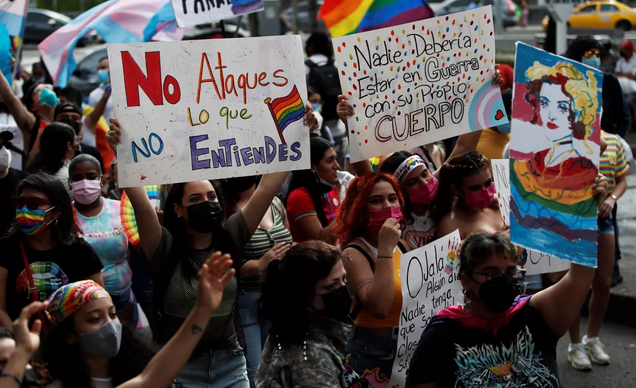Panameños marchan contra la discriminación LGTBI en las fuerzas de seguridad