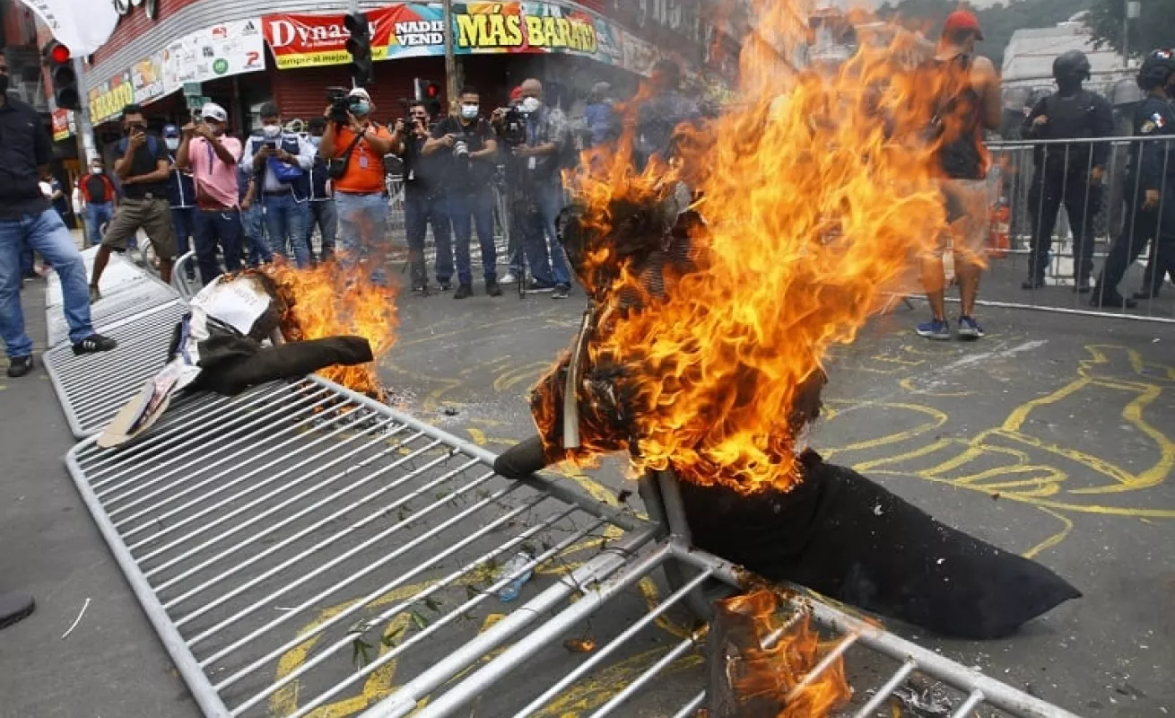 Ánimos caldeados durante instalación del nuevo periodo legislativo (Fotos)